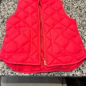 J. Crew women’s Quilted Puffer Vest seaside coral size medium